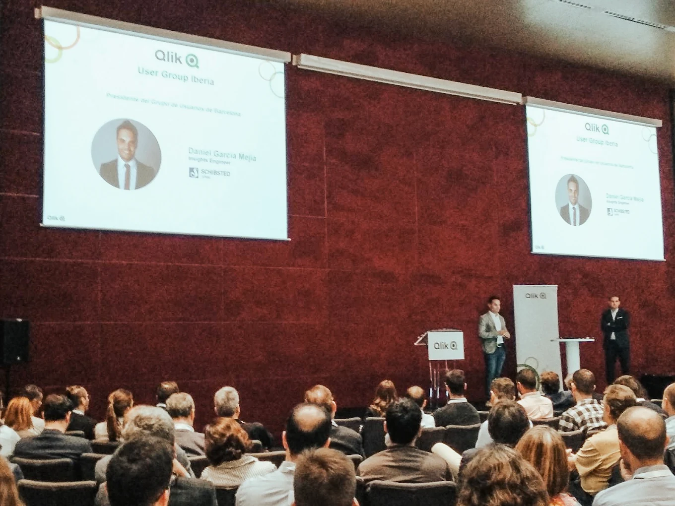 Daniel García de Digital Fox Data presentando ante el público del Qlik User Group Iberia